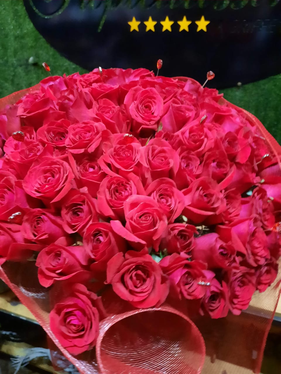 Buquê 100 Rosas Colombianas – Tropicalíssima Floricultura
